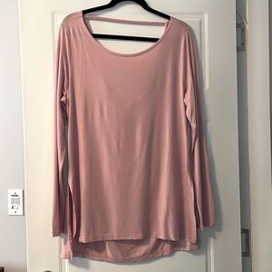 Fabletics BNWOT- pink long sleeve shirt in soft jersey material